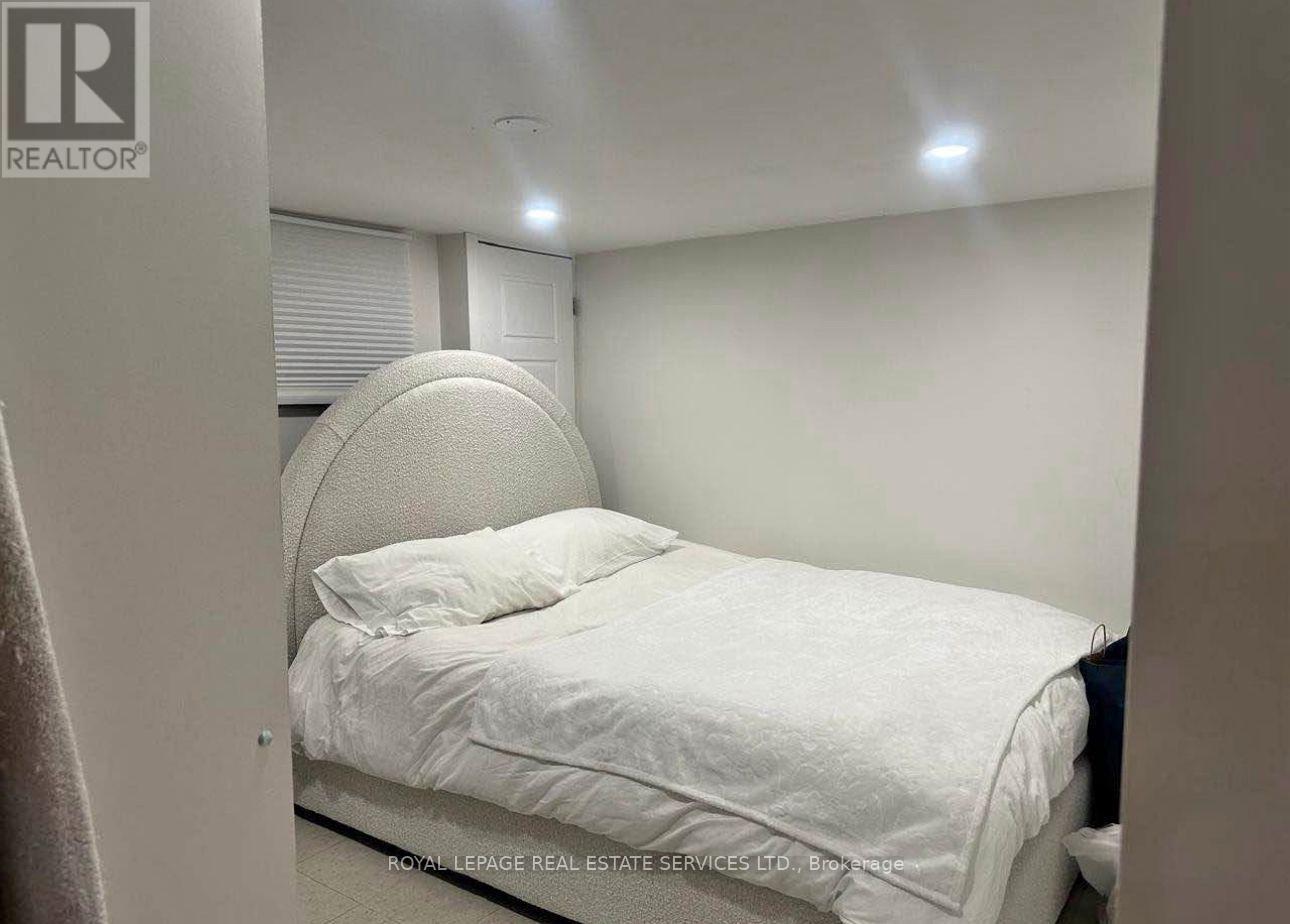 Lower - 1399 Lansdowne Avenue, Toronto, Ontario  M6H 3Z9 - Photo 15 - W13237286