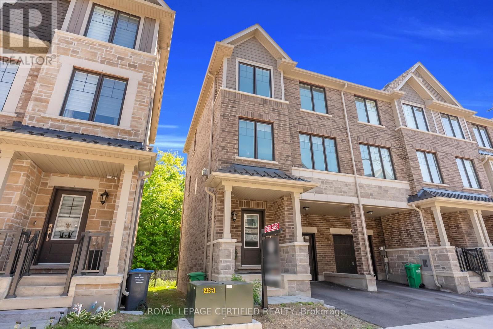 45 Folcroft Street, Brampton, Ontario  L6Y 6L3 - Photo 2 - W13237320
