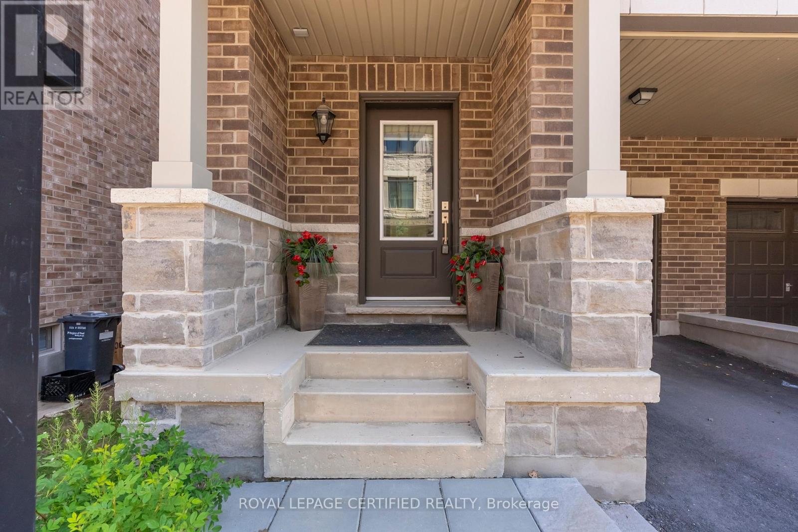 45 Folcroft Street, Brampton, Ontario  L6Y 6L3 - Photo 3 - W13237320