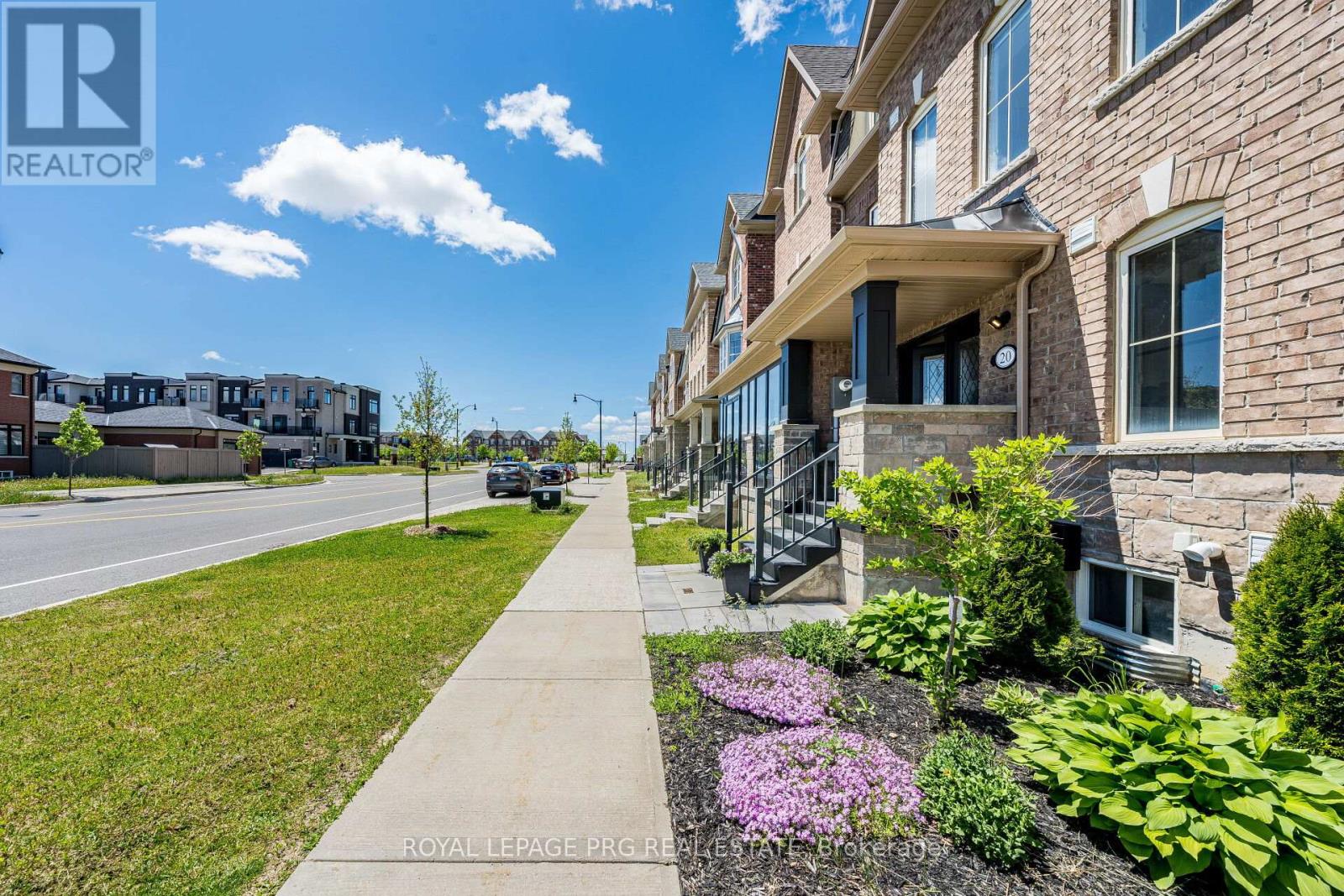 20 Remembrance Road, Brampton, Ontario  L7A 4Y8 - Photo 5 - W13237326