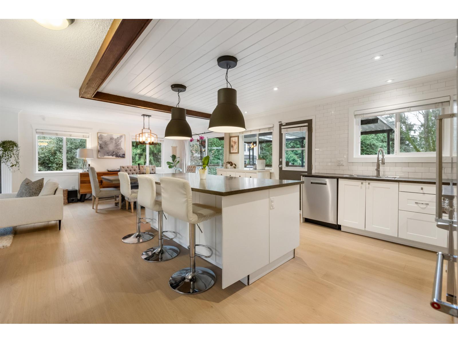 5802 Angus Place, Surrey, British Columbia  V3S 4W5 - Photo 4 - R3131227