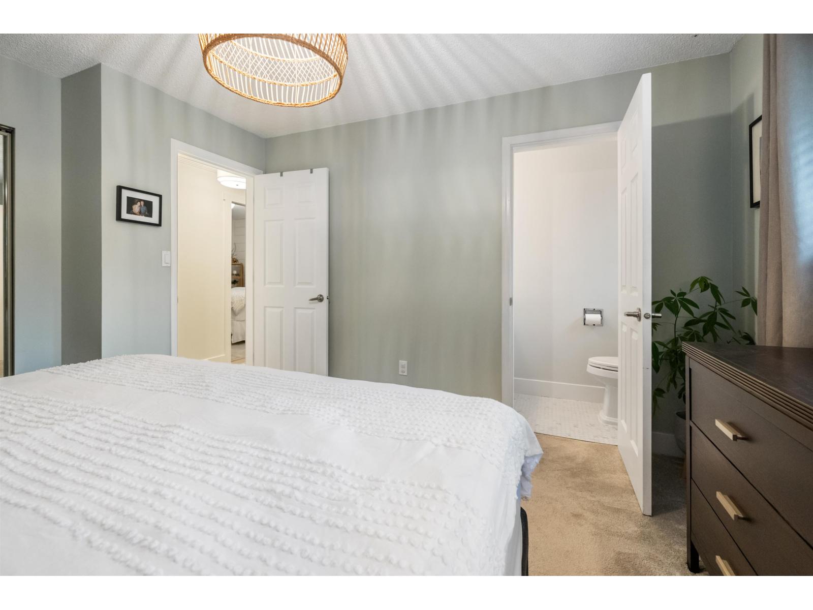 5802 Angus Place, Surrey, British Columbia  V3S 4W5 - Photo 11 - R3131227