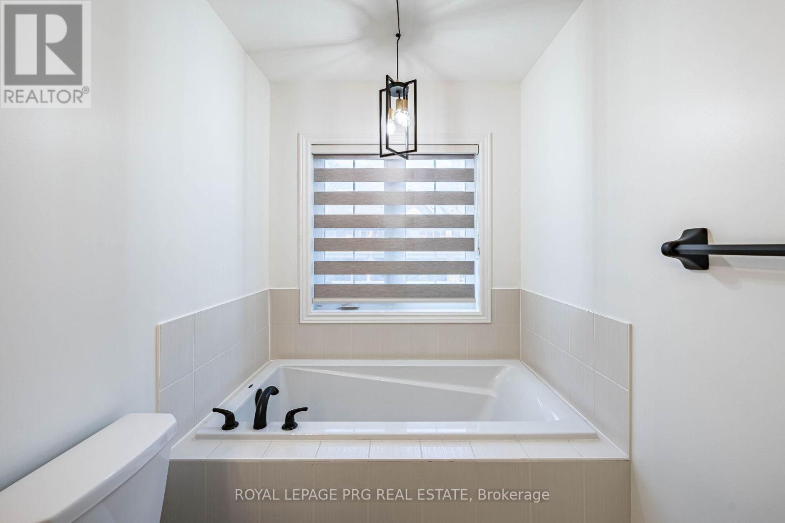 20 Remembrance Road, Brampton, Ontario  L7A 4Y8 - Photo 25 - W13237326
