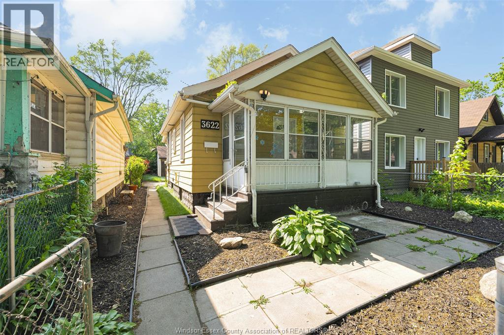 MLS# 26013066: 3622 QUEEN, Windsor, Canada