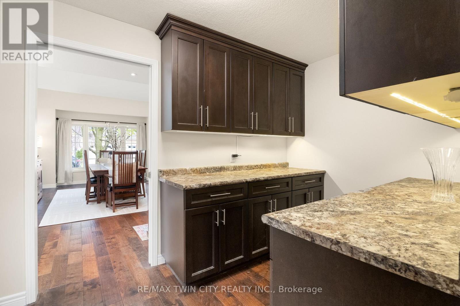 314 Old Chicopee Trail, Kitchener, Ontario  N2A 4C8 - Photo 11 - X13237312