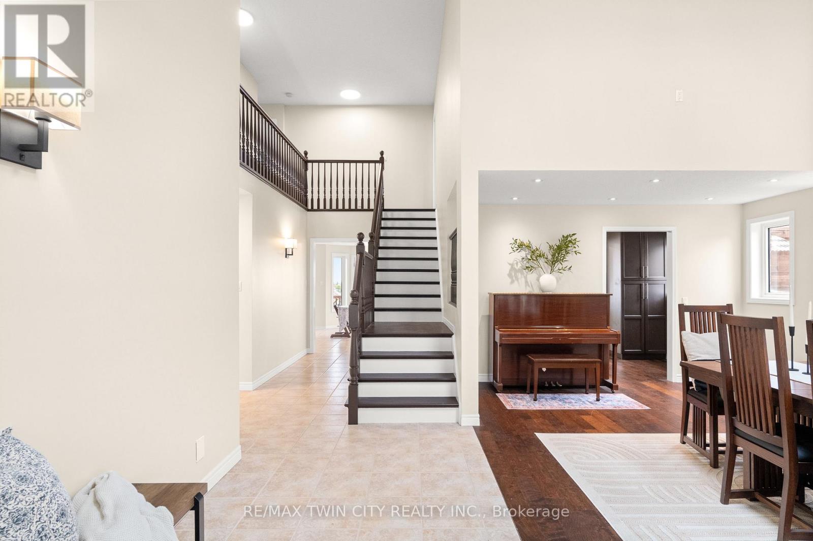 314 Old Chicopee Trail, Kitchener, Ontario  N2A 4C8 - Photo 8 - X13237312