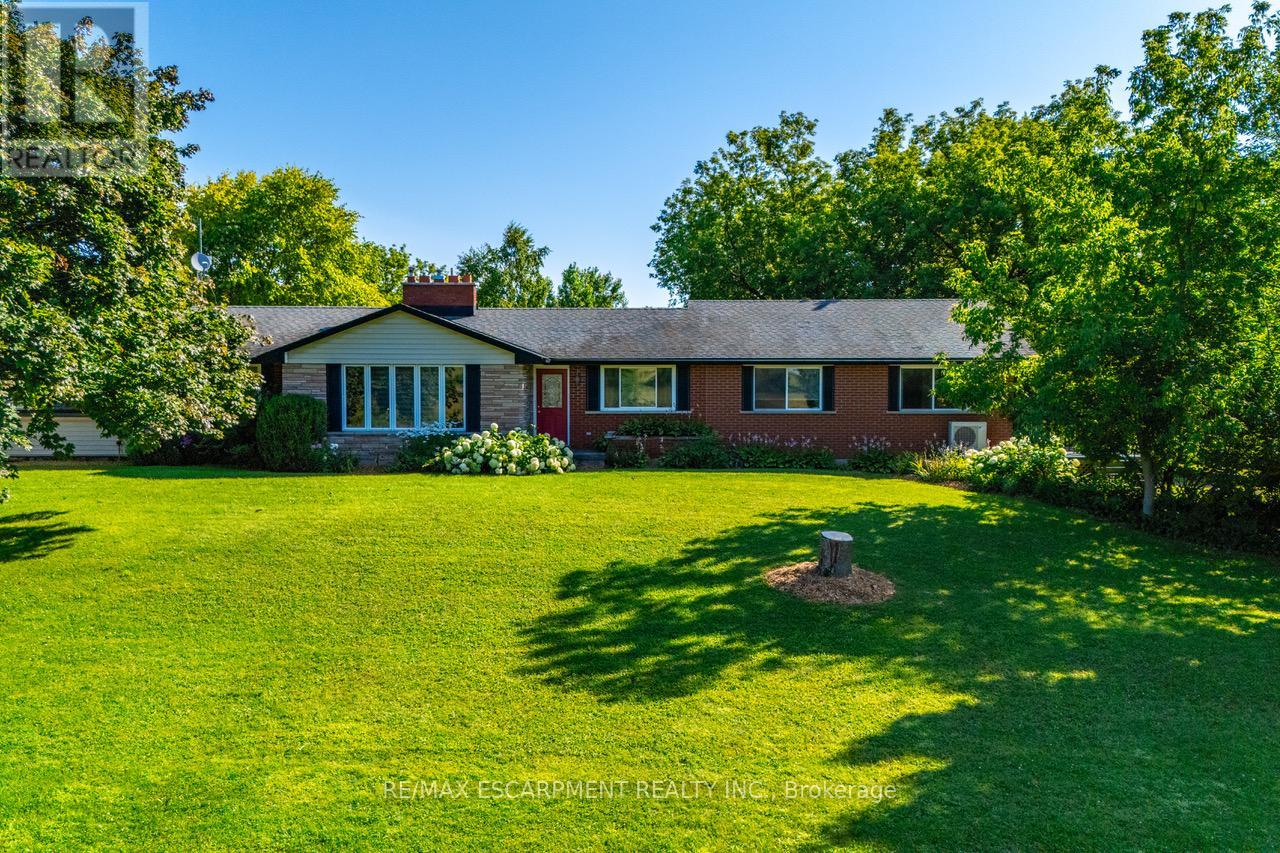 2172 CENTRE ROAD, Hamilton, Ontario