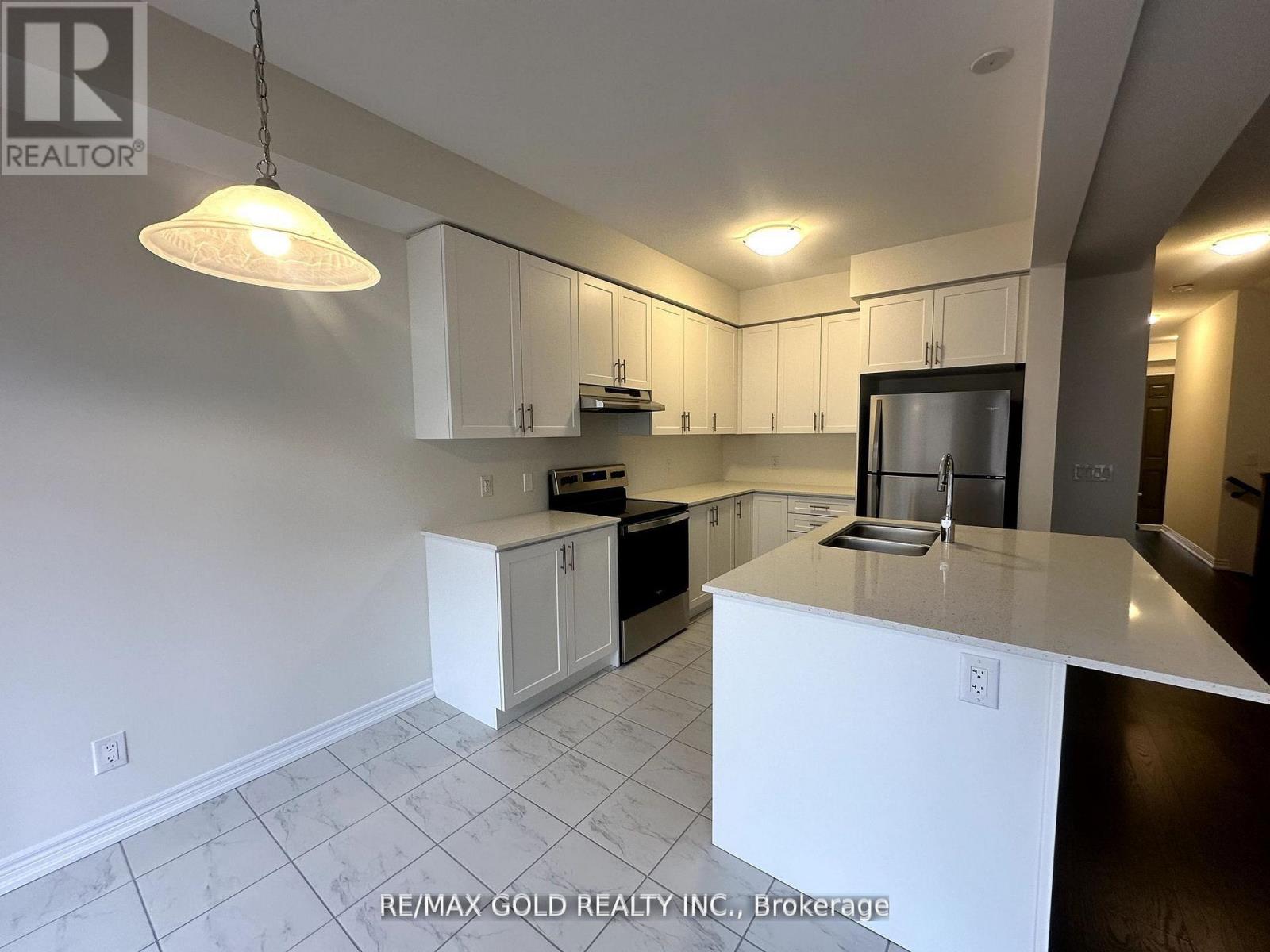 147 Broadacre Drive, Kitchener, Ontario  N2R 0S5 - Photo 4 - X13236668