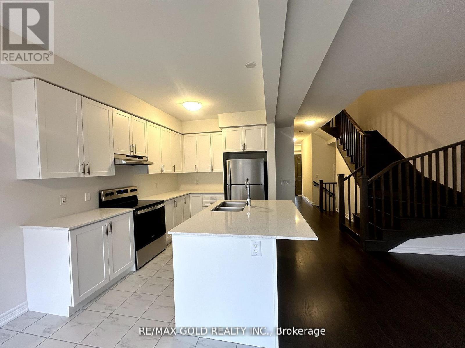 147 Broadacre Drive, Kitchener, Ontario  N2R 0S5 - Photo 3 - X13236668
