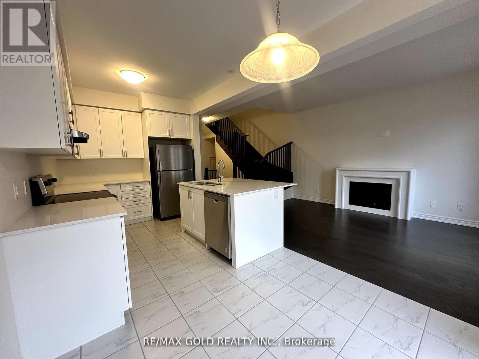 147 Broadacre Drive, Kitchener, Ontario  N2R 0S5 - Photo 5 - X13236668
