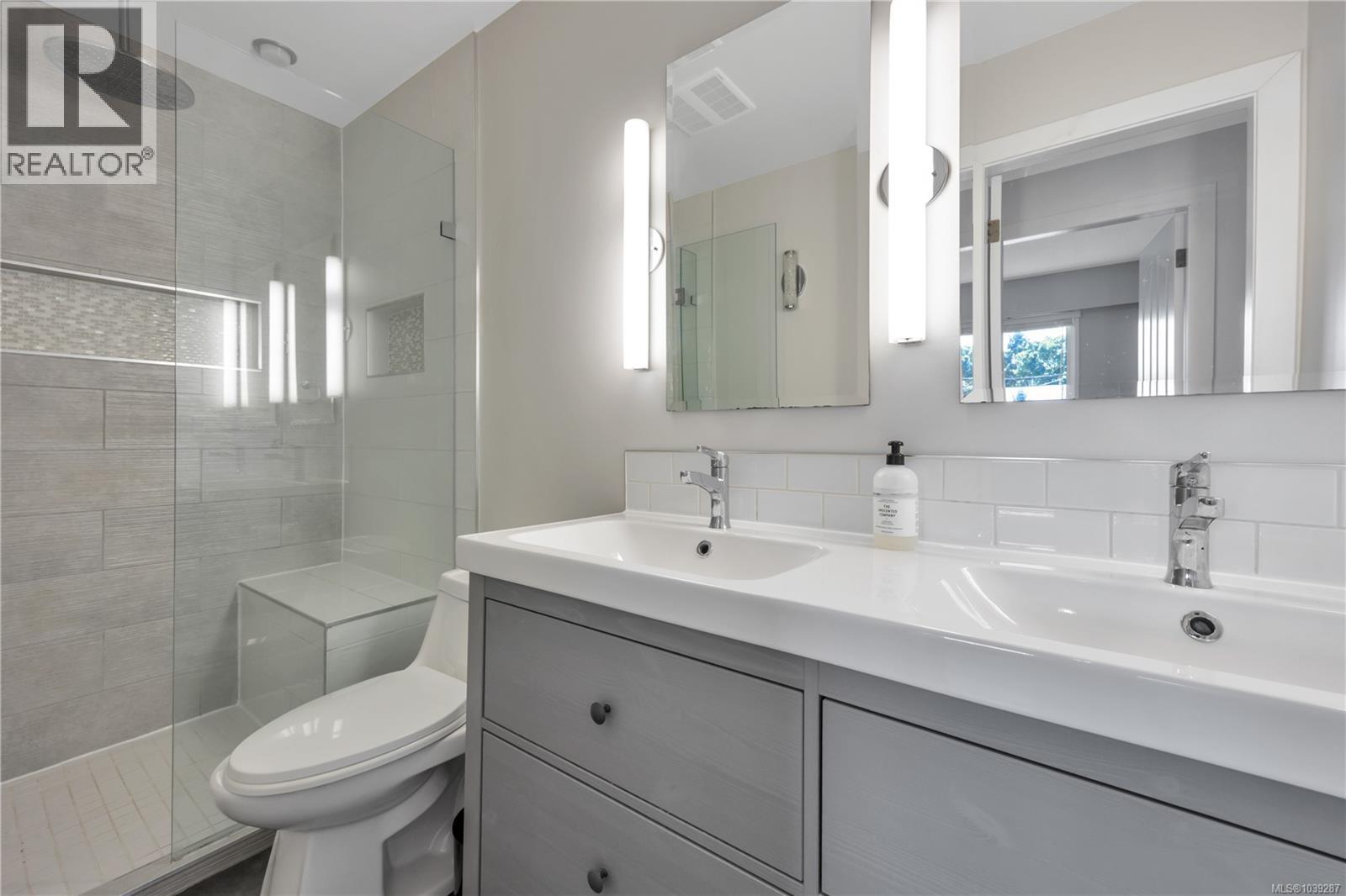 3236 Cedar Hill Rd, Saanich, British Columbia  V8P 3Y3 - Photo 41 - 1039287