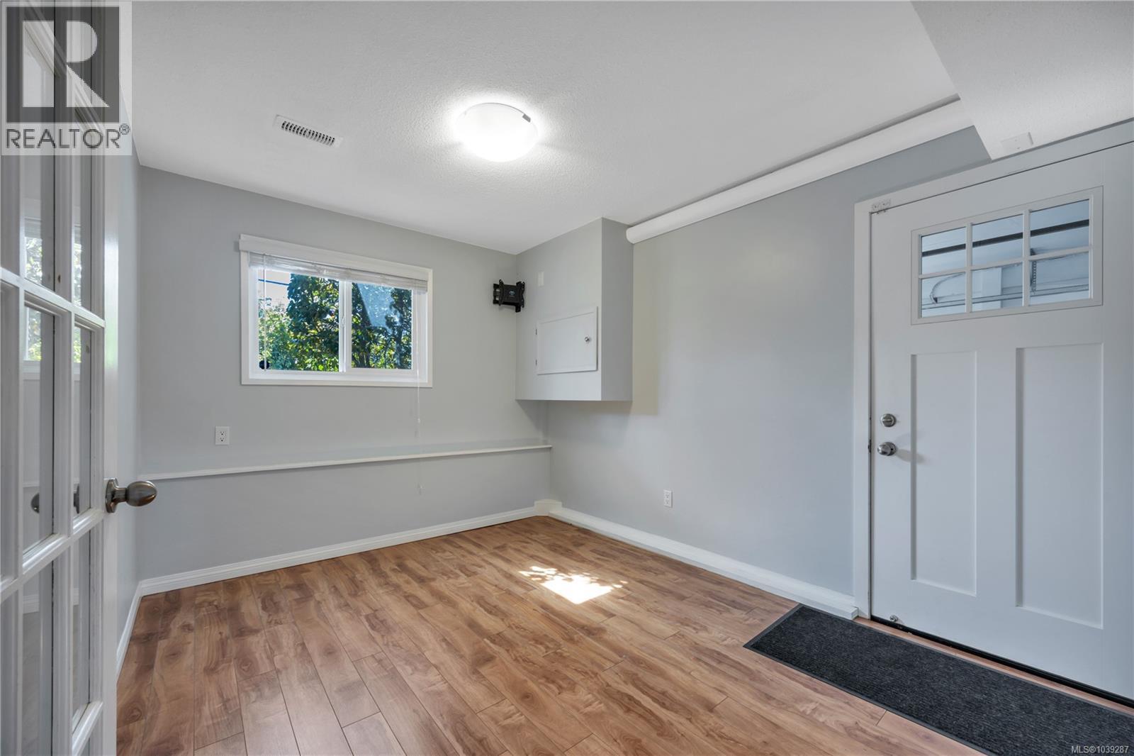 3236 Cedar Hill Rd, Saanich, British Columbia  V8P 3Y3 - Photo 12 - 1039287