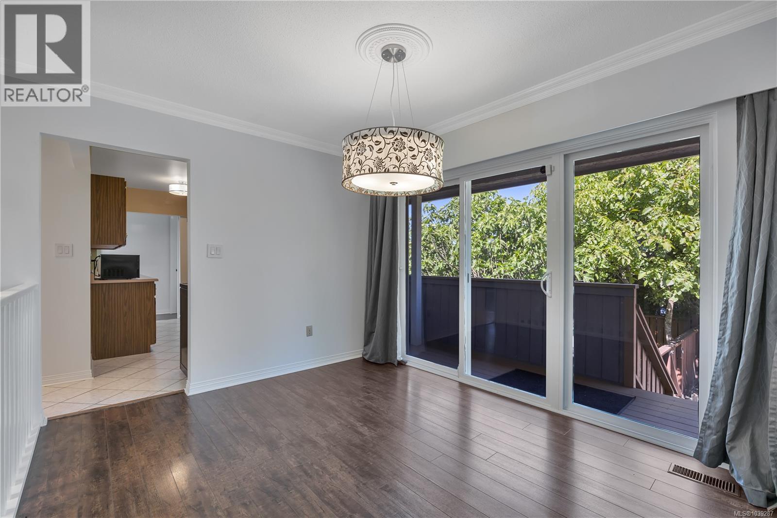 3236 Cedar Hill Rd, Saanich, British Columbia  V8P 3Y3 - Photo 27 - 1039287