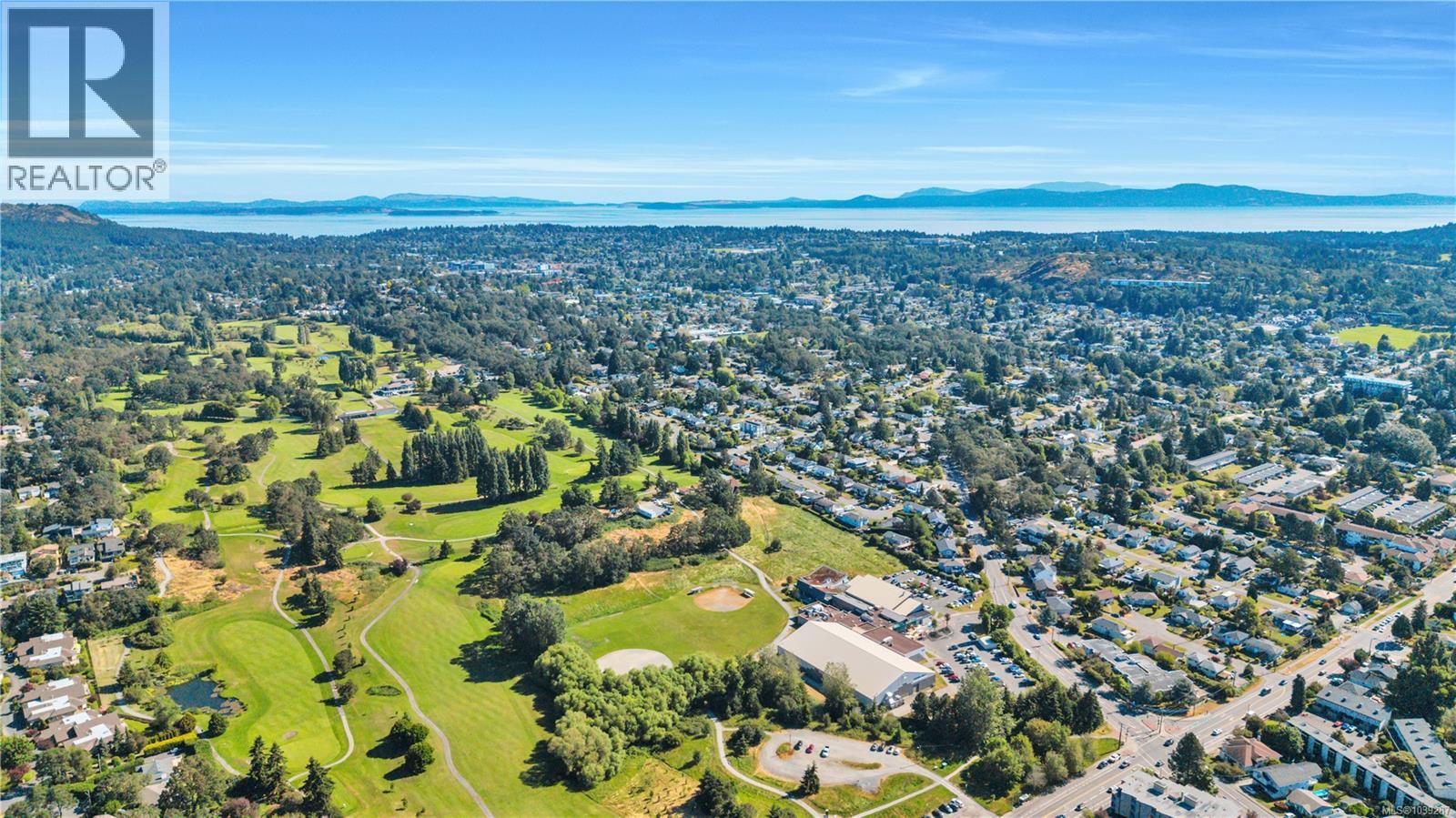 3236 Cedar Hill Rd, Saanich, British Columbia  V8P 3Y3 - Photo 78 - 1039287
