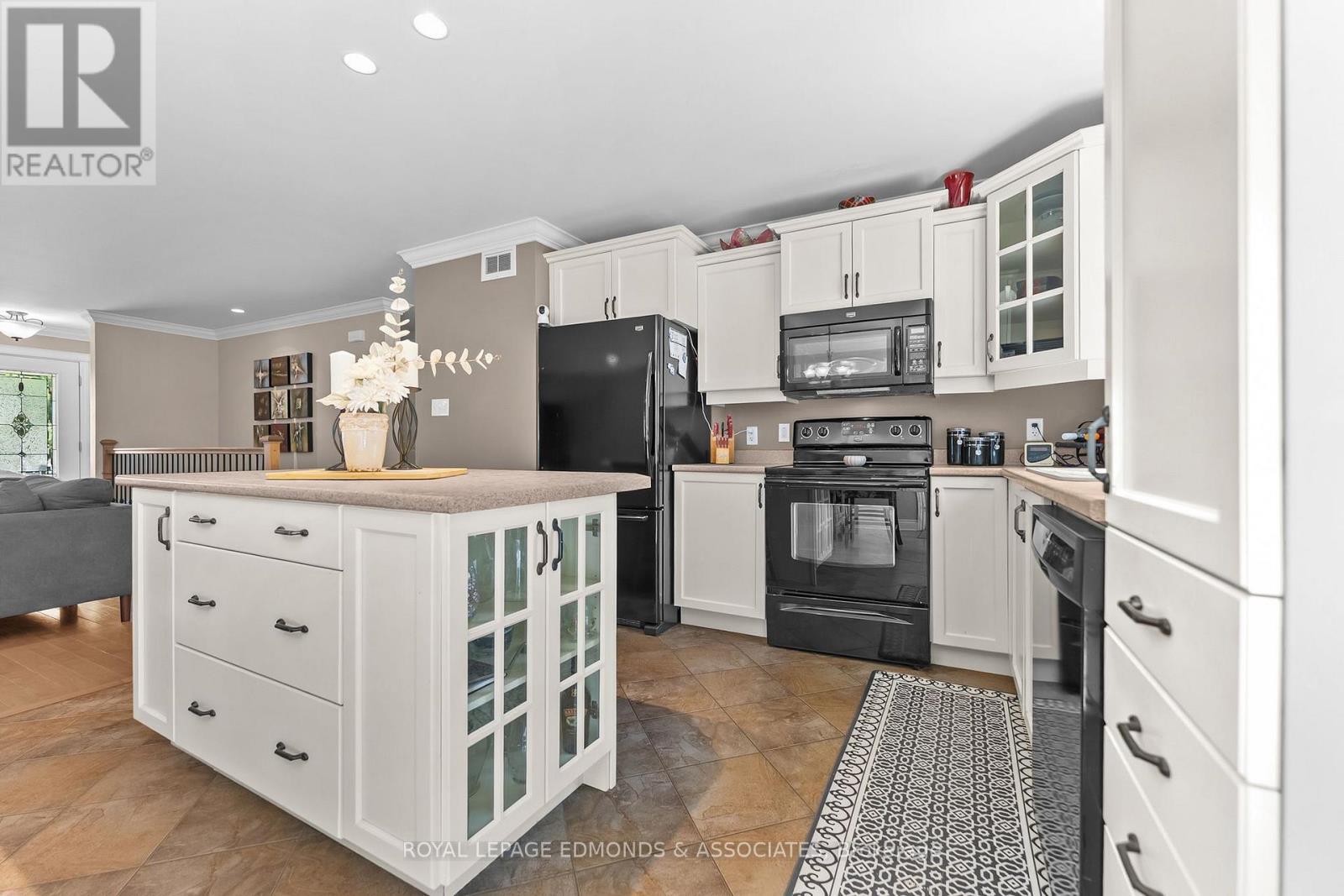 89 Spruce Street, Petawawa, Ontario  K8H 3H7 - Photo 12 - X13237430