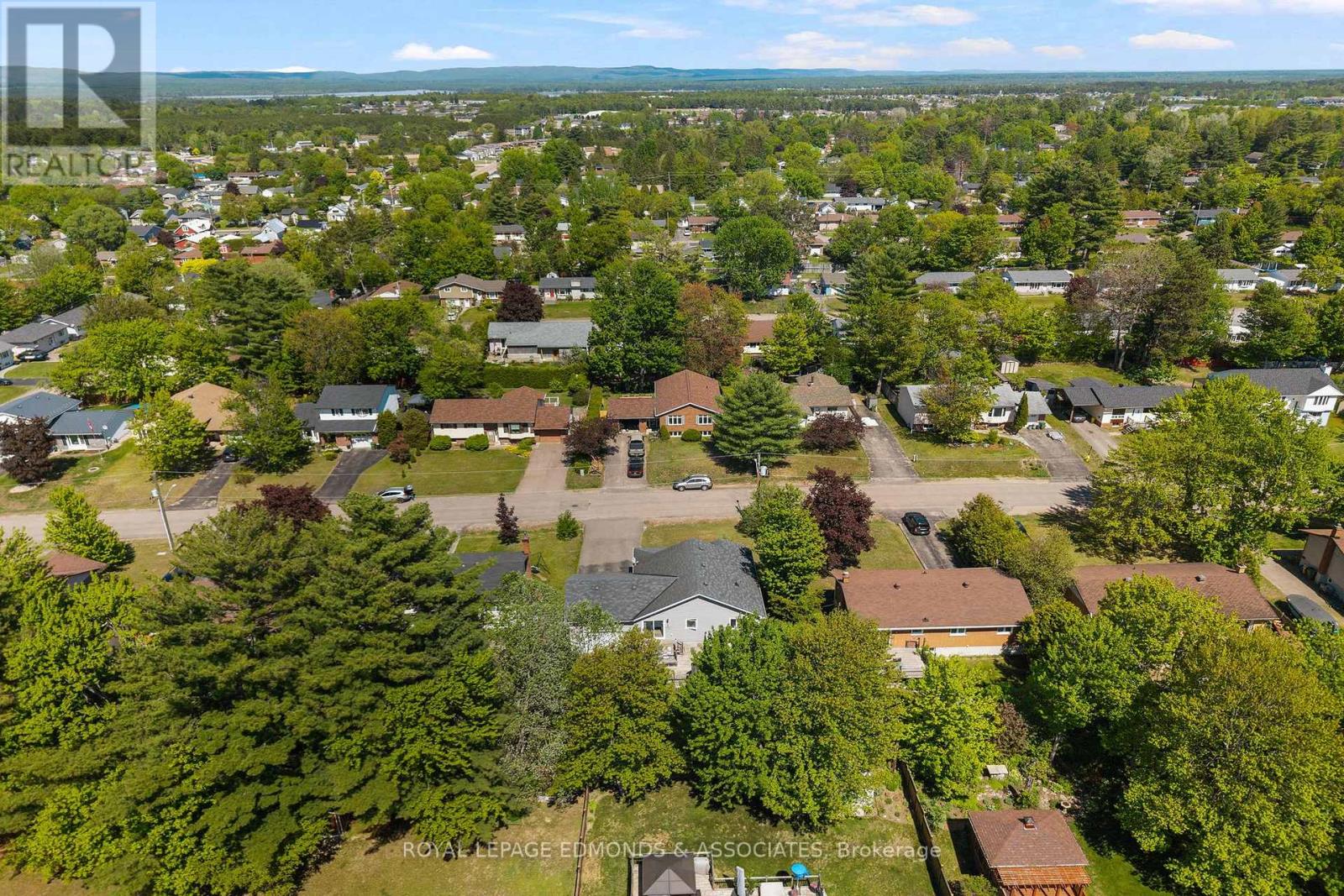 89 Spruce Street, Petawawa, Ontario  K8H 3H7 - Photo 36 - X13237430