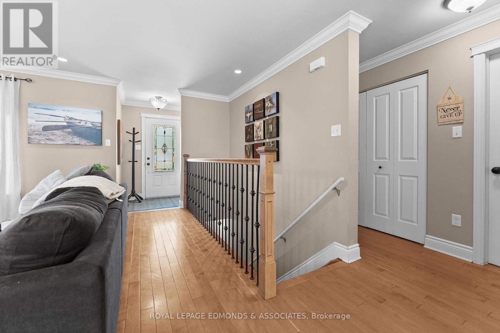 89 Spruce Street, Petawawa, Ontario  K8H 3H7 - Photo 5 - X13237430