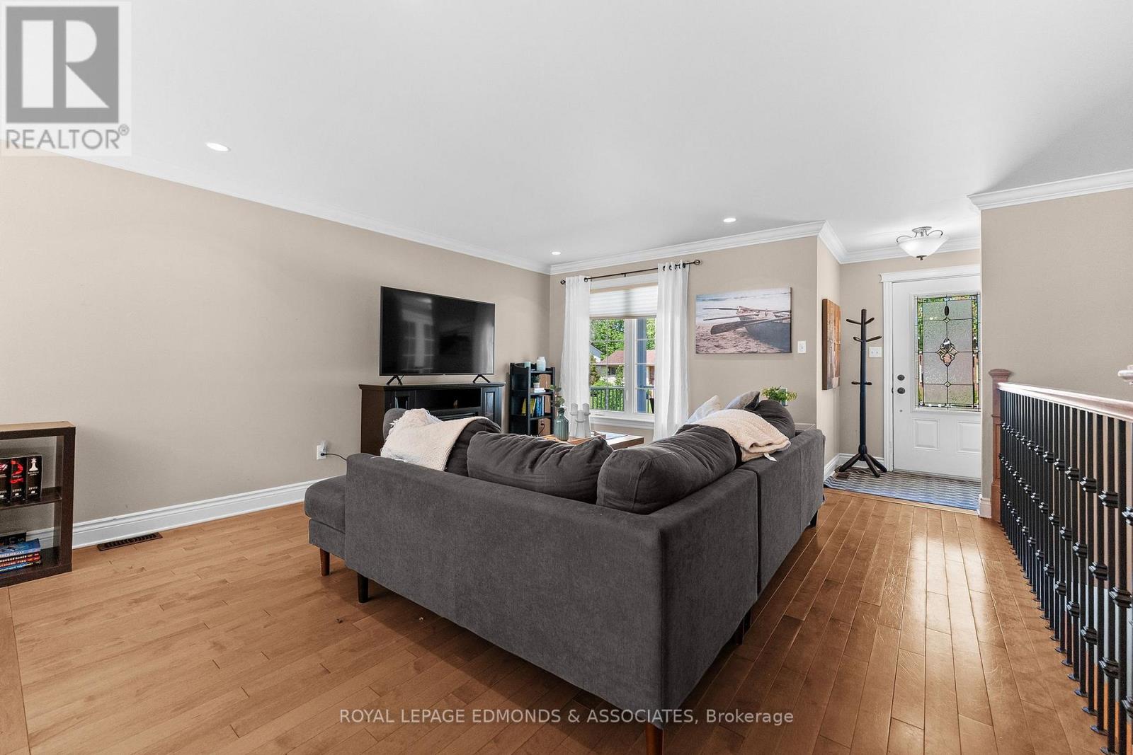 89 Spruce Street, Petawawa, Ontario  K8H 3H7 - Photo 6 - X13237430