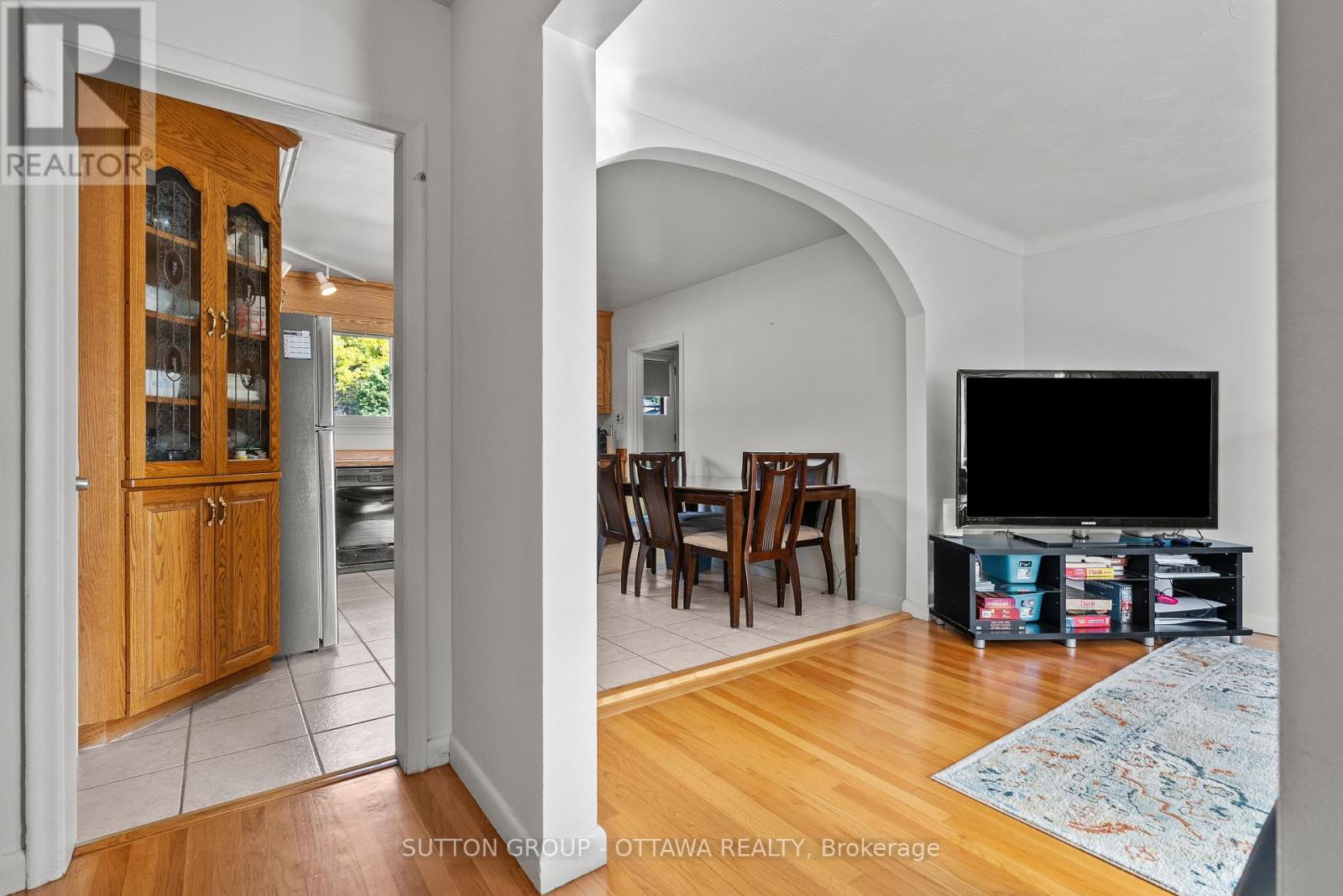 1237 Whitmore Avenue, Ottawa, Ontario  K2C 2N6 - Photo 4 - X13237390