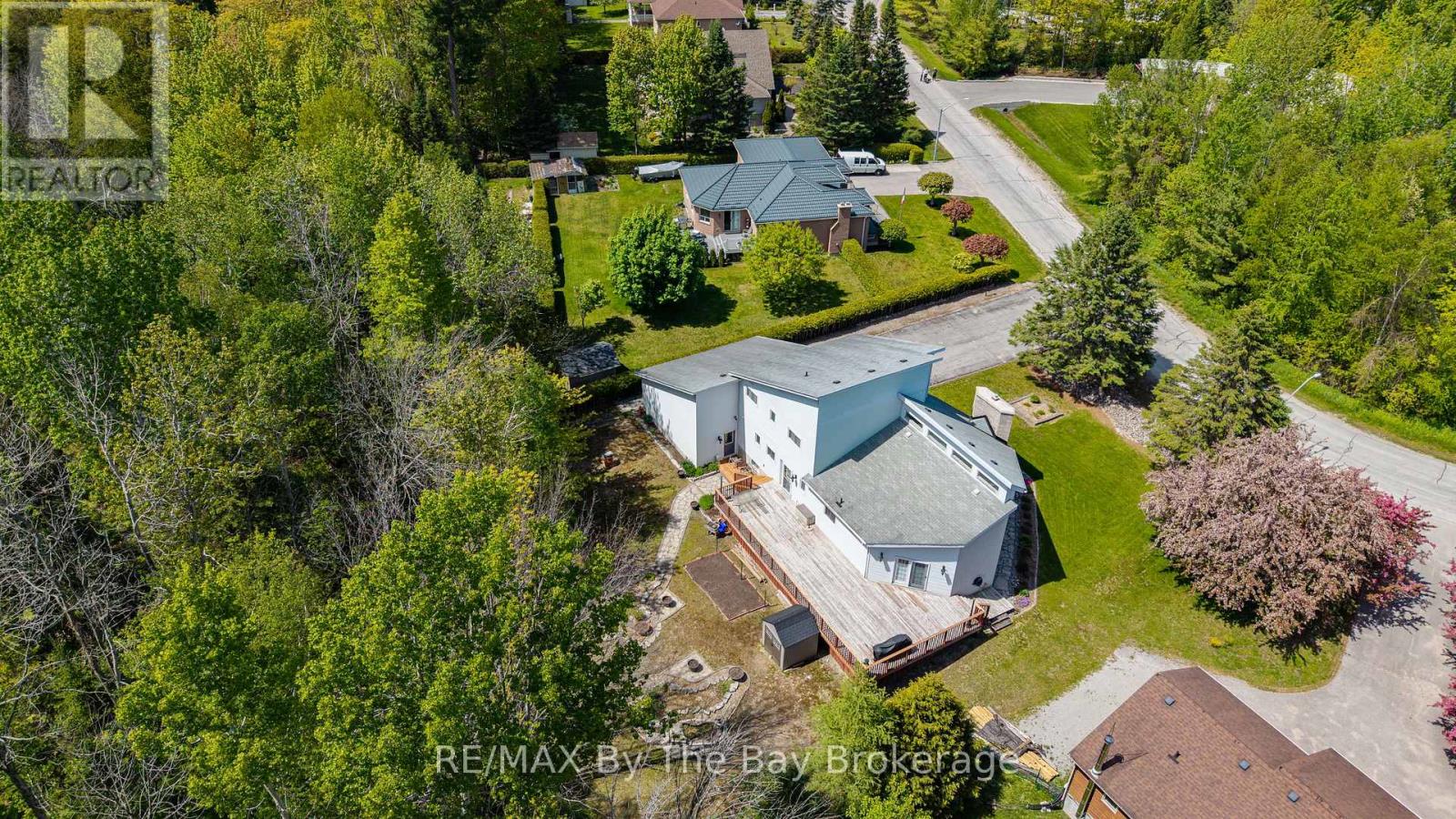 32 Bridlewood Crescent, Wasaga Beach, Ontario  L9Z 1B4 - Photo 2 - S12949526