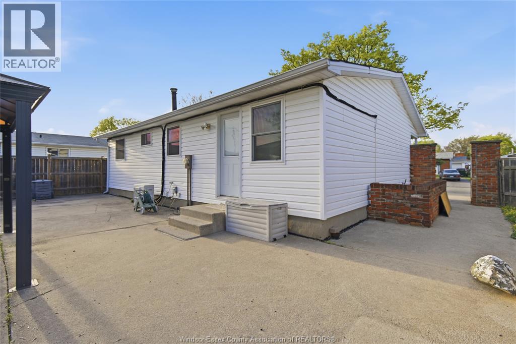 10395 Caledon Court, Windsor, Ontario  N8R 1C7 - Photo 13 - 26013000