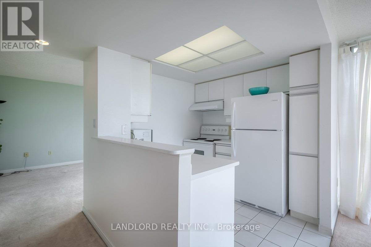 2504 - 5 Concorde Place, Toronto, Ontario  M3C 3M8 - Photo 11 - C13237406