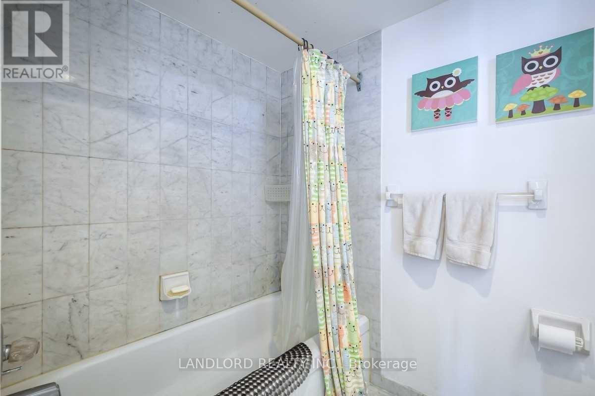 2504 - 5 Concorde Place, Toronto, Ontario  M3C 3M8 - Photo 18 - C13237406