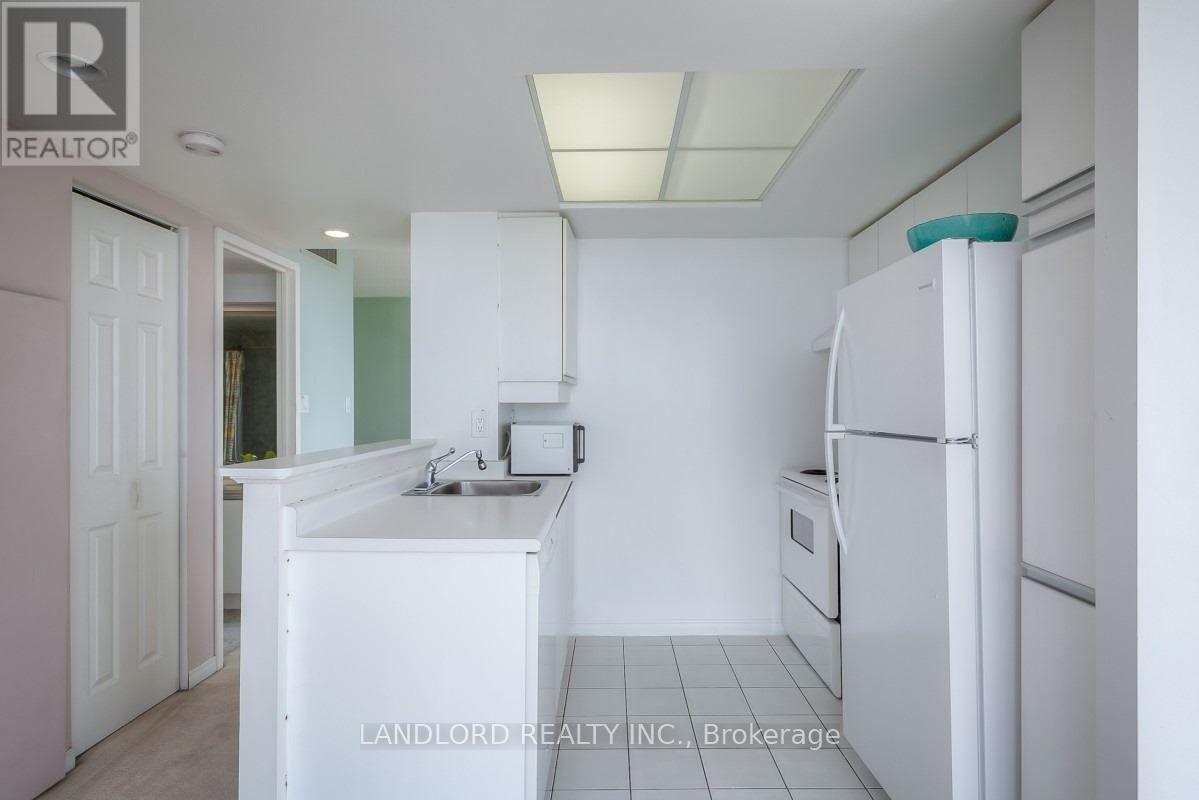 2504 - 5 Concorde Place, Toronto, Ontario  M3C 3M8 - Photo 2 - C13237406