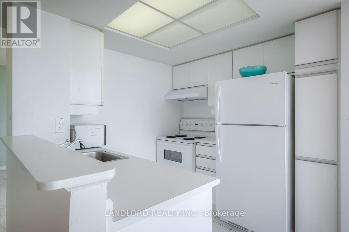 2504 - 5 Concorde Place, Toronto, Ontario  M3C 3M8 - Photo 3 - C13237406