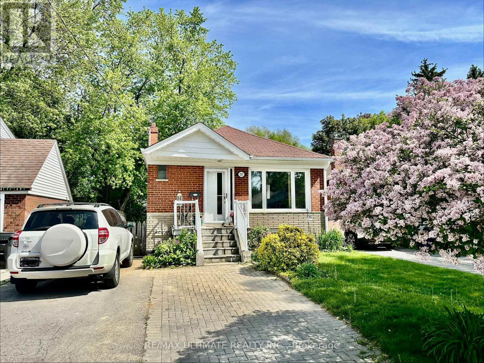 BSMT - 225 FERRIS ROAD, Toronto, Ontario