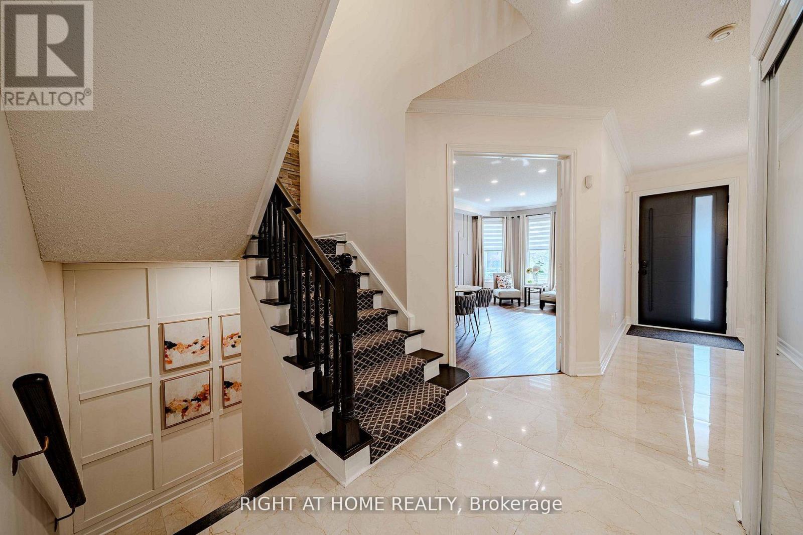 111 Forecastle Road, Vaughan, Ontario  L4K 5H9 - Photo 3 - N13237416