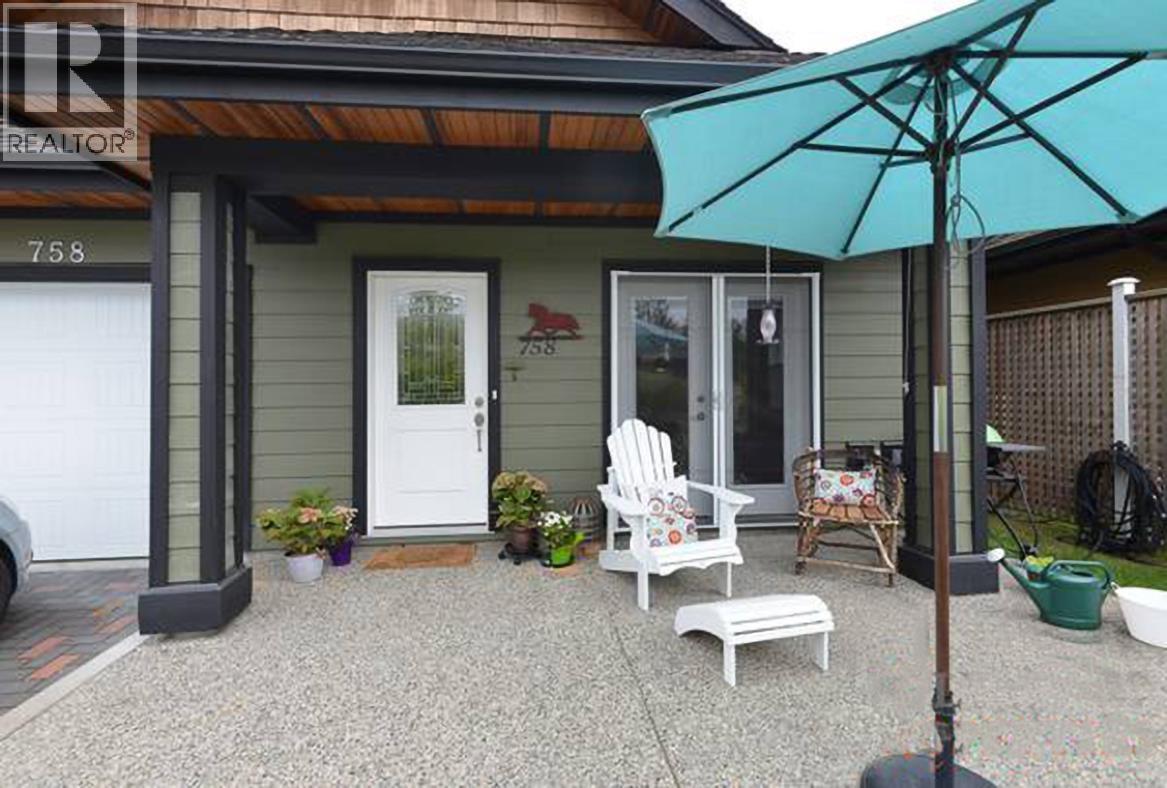 758 Gerussi Lane, Gibsons, British Columbia  V0N 1V7 - Photo 13 - R3131918
