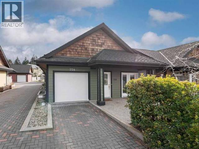 758 Gerussi Lane, Gibsons, British Columbia  V0N 1V7 - Photo 3 - R3131918