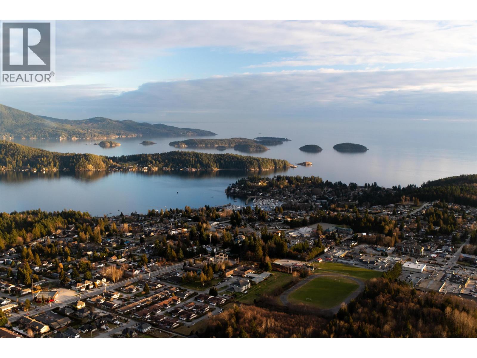 758 Gerussi Lane, Gibsons, British Columbia  V0N 1V7 - Photo 19 - R3131918