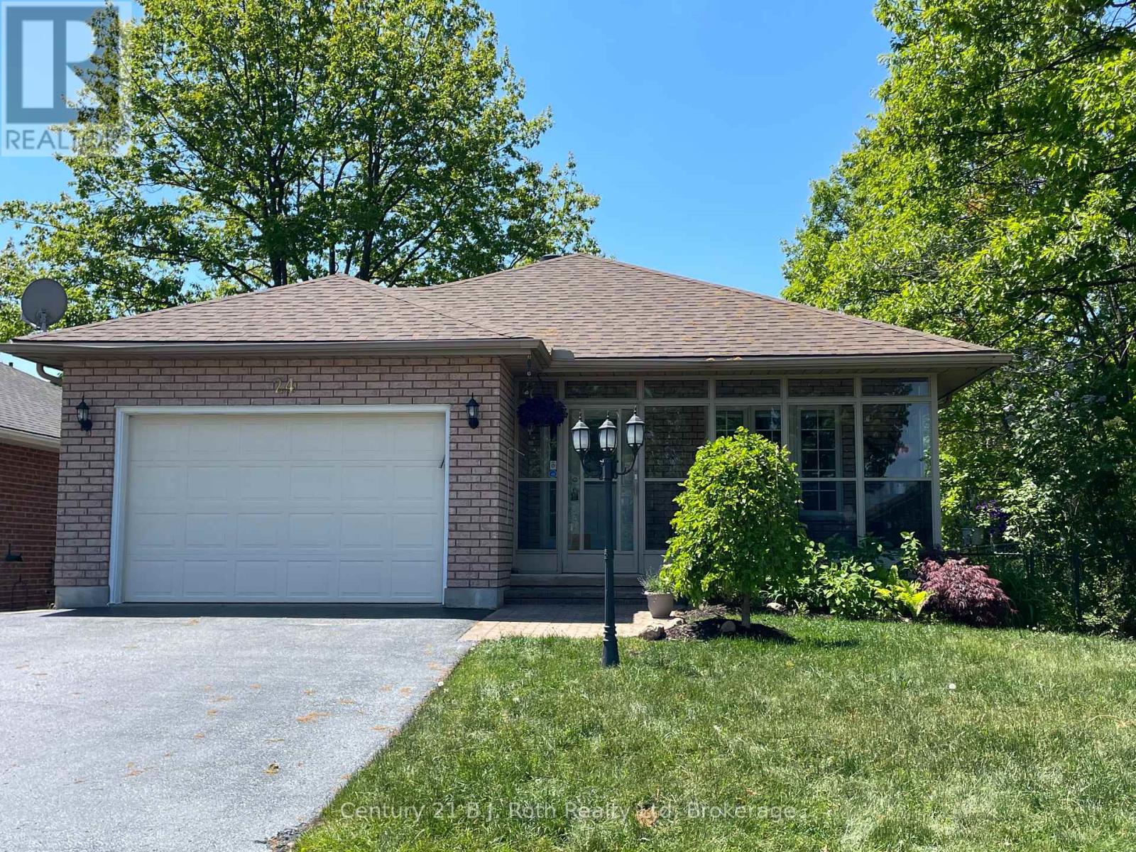 24 MARCHAND DRIVE, Penetanguishene, Ontario