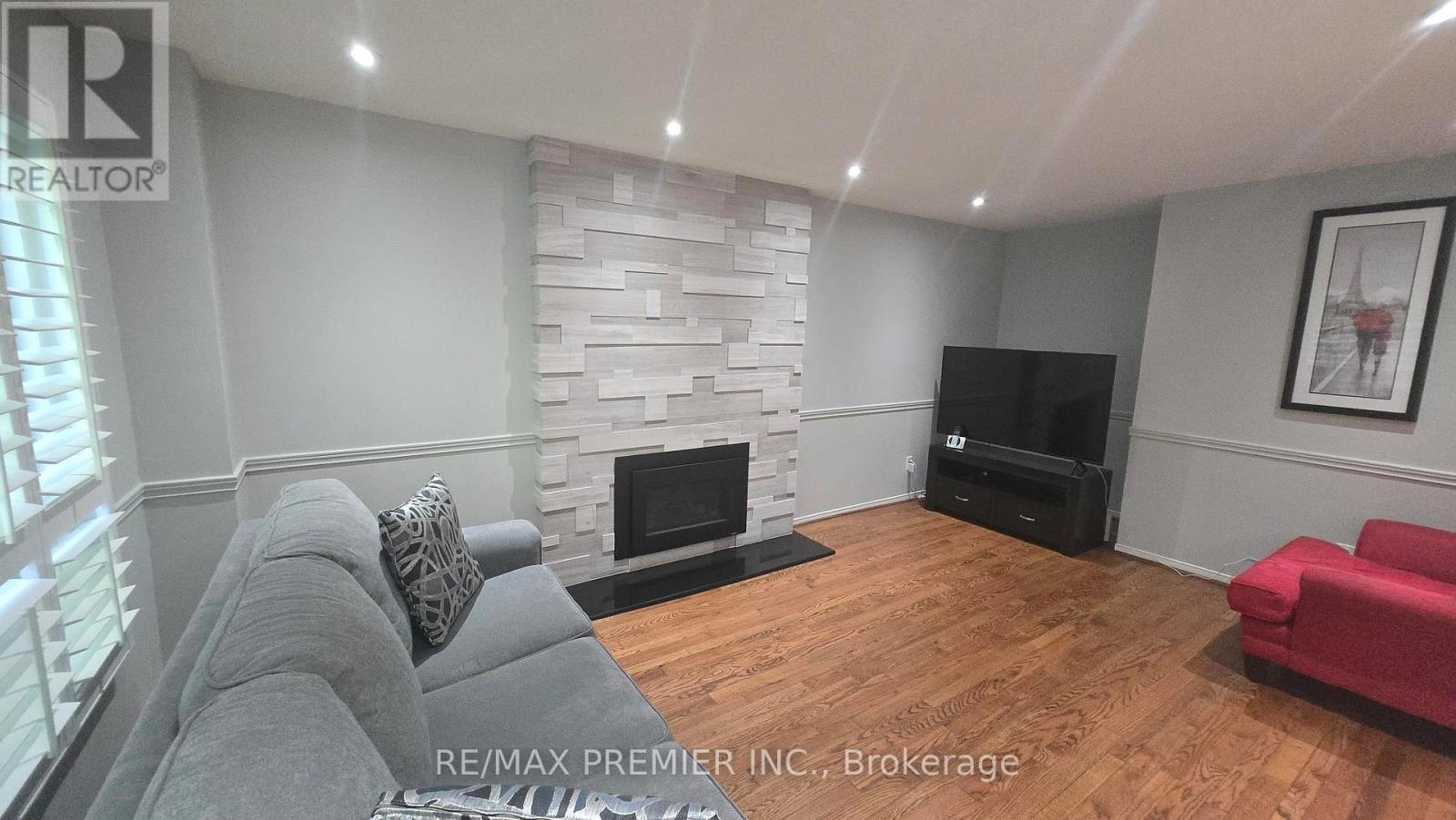 4399 Beacon Lane, Mississauga, Ontario  L5C 4J8 - Photo 5 - W13237458