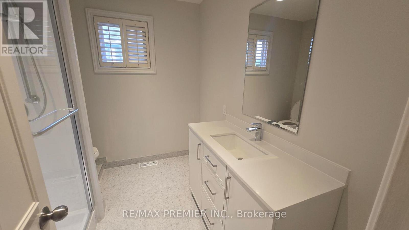 4399 Beacon Lane, Mississauga, Ontario  L5C 4J8 - Photo 9 - W13237458