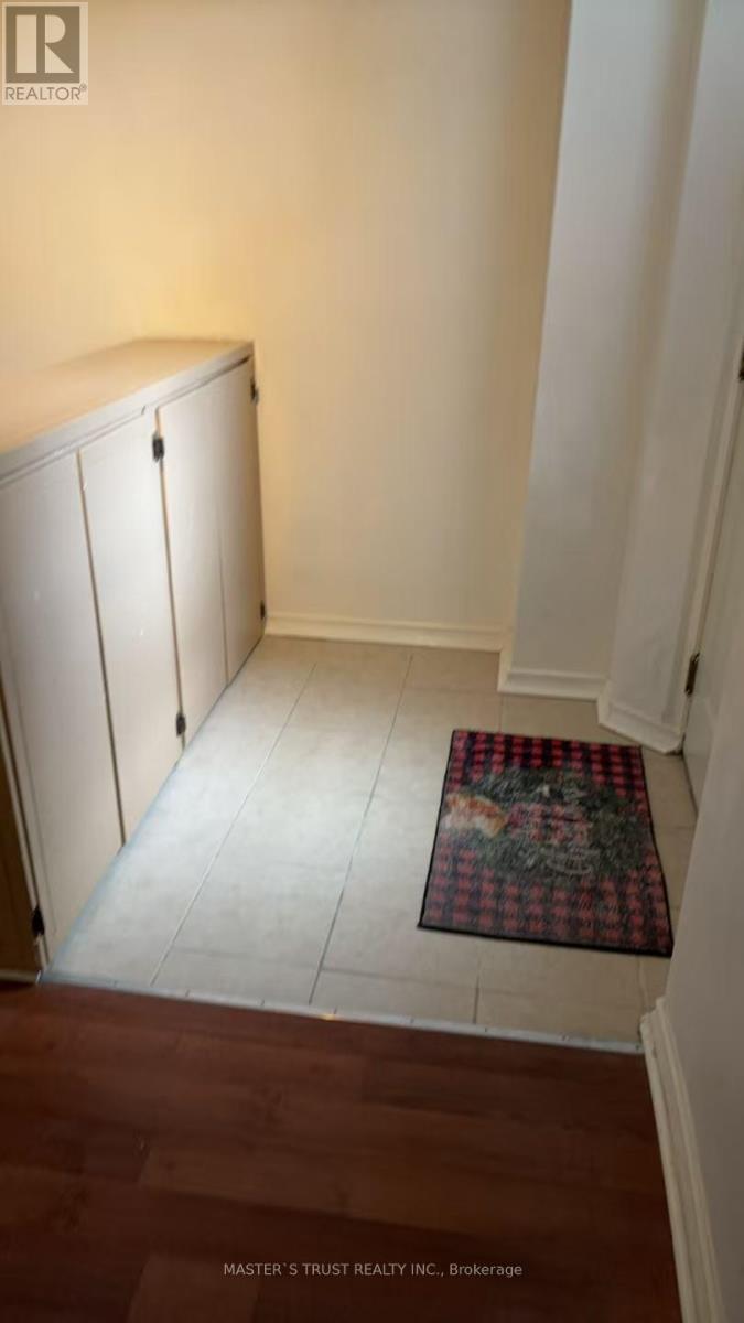 481 Luzon Crescent, Mississauga, Ontario  L5B 3W9 - Photo 5 - W13237462