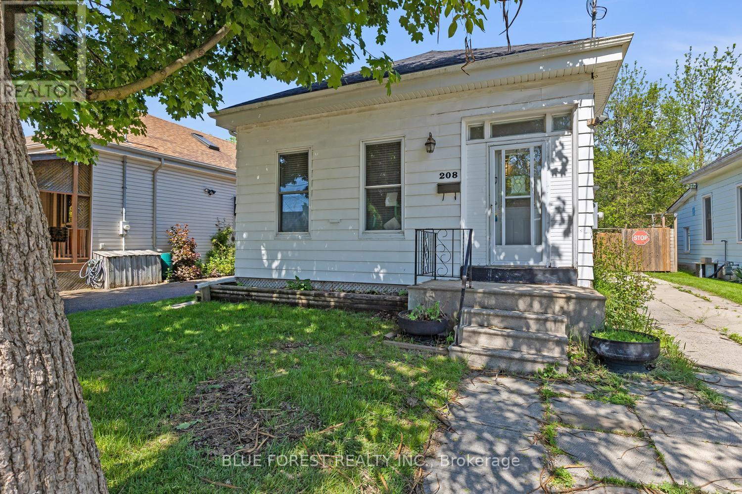 208 Maitland Street, London East, Ontario  N6B 2Y1 - Photo 2 - X13237478