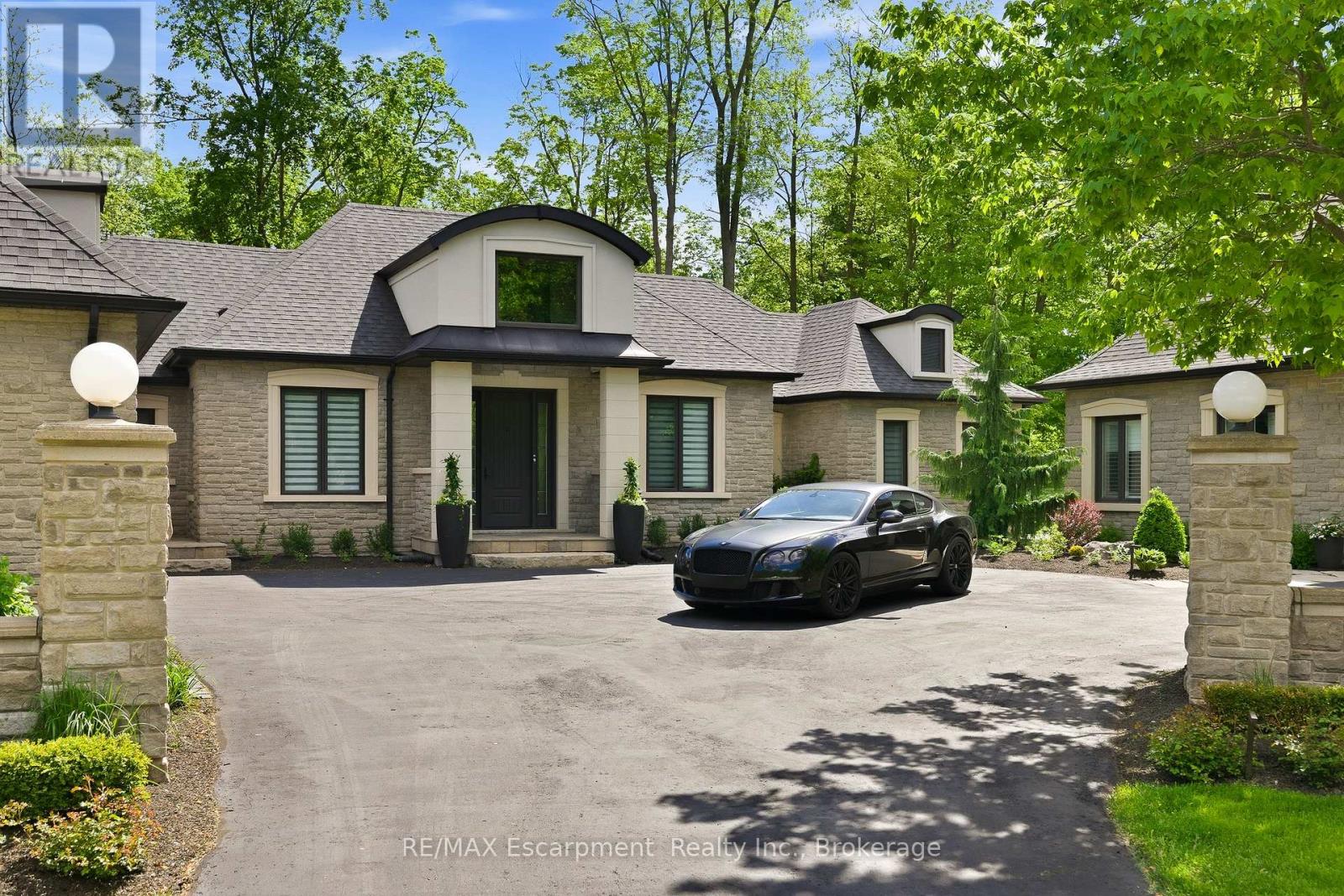 3205 Highpoint Court, Burlington, Ontario  L7P 0P9 - Photo 4 - W13237516