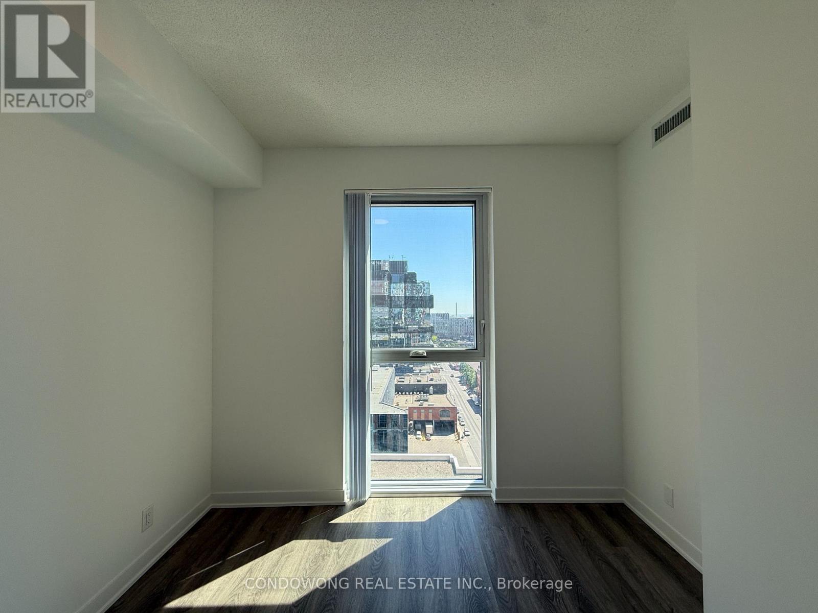 1905 - 180 Front Street E, Toronto, Ontario  M5A 0A9 - Photo 5 - C13237476