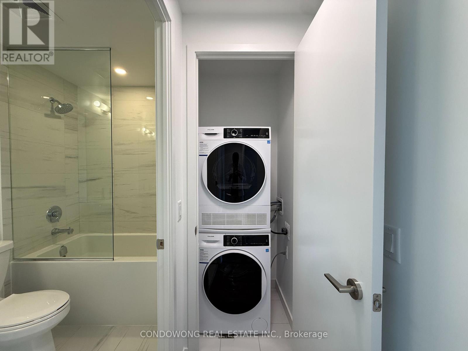 1905 - 180 Front Street E, Toronto, Ontario  M5A 0A9 - Photo 8 - C13237476