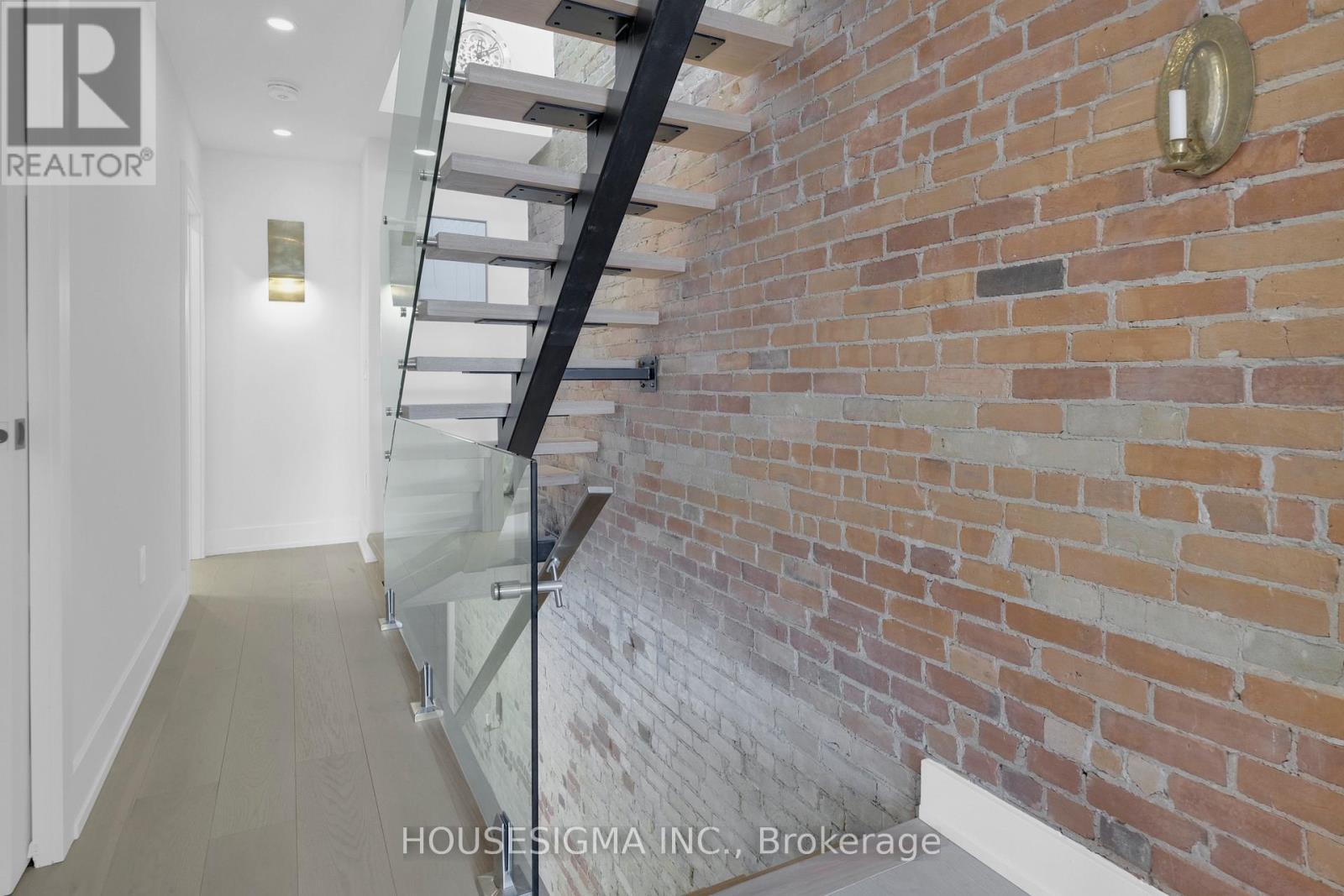 Main - 274 Roxton Road, Toronto, Ontario  M6G 3P9 - Photo 17 - C13237582