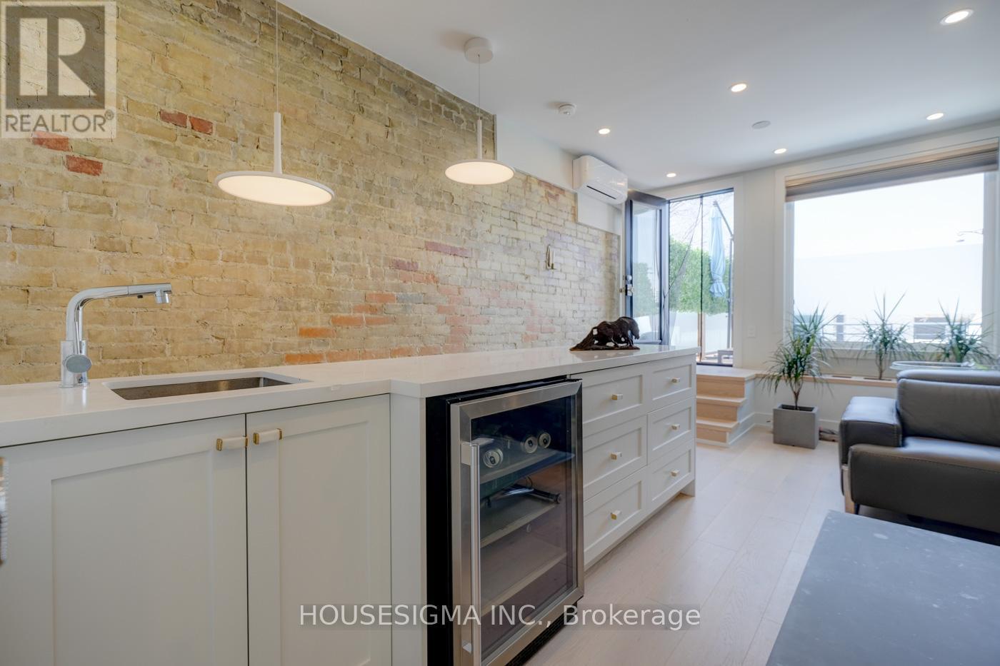 Main - 274 Roxton Road, Toronto, Ontario  M6G 3P9 - Photo 38 - C13237582