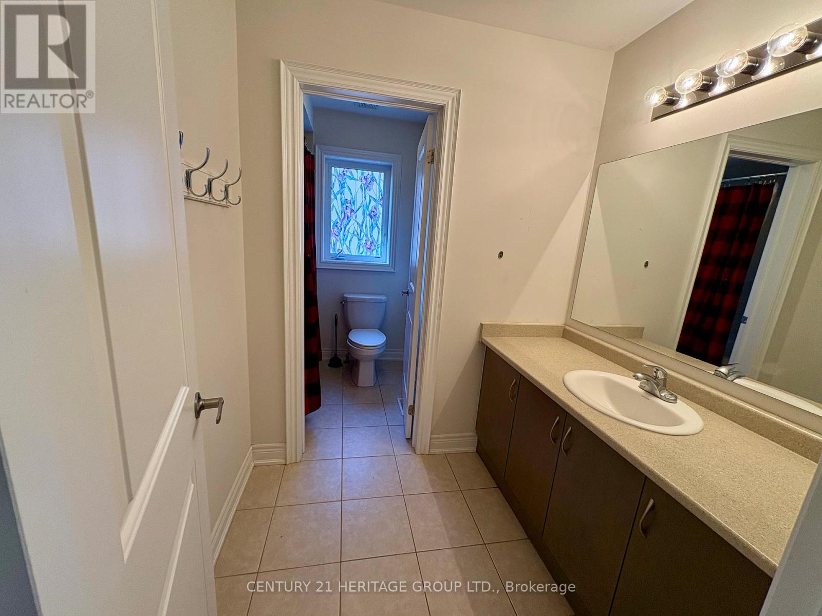 129 Robert Wilson Crescent, Georgina, Ontario  L4P 4E5 - Photo 11 - N13237530