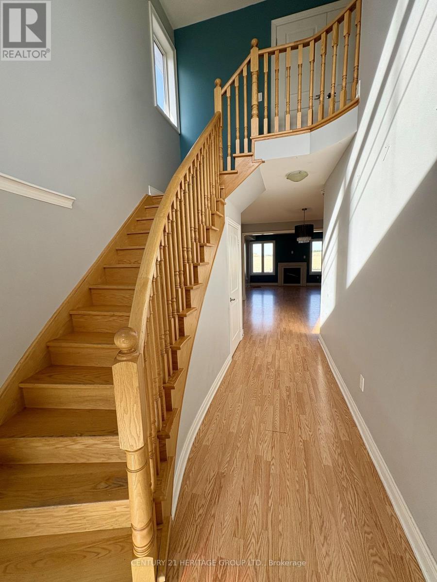 129 Robert Wilson Crescent, Georgina, Ontario  L4P 4E5 - Photo 2 - N13237530