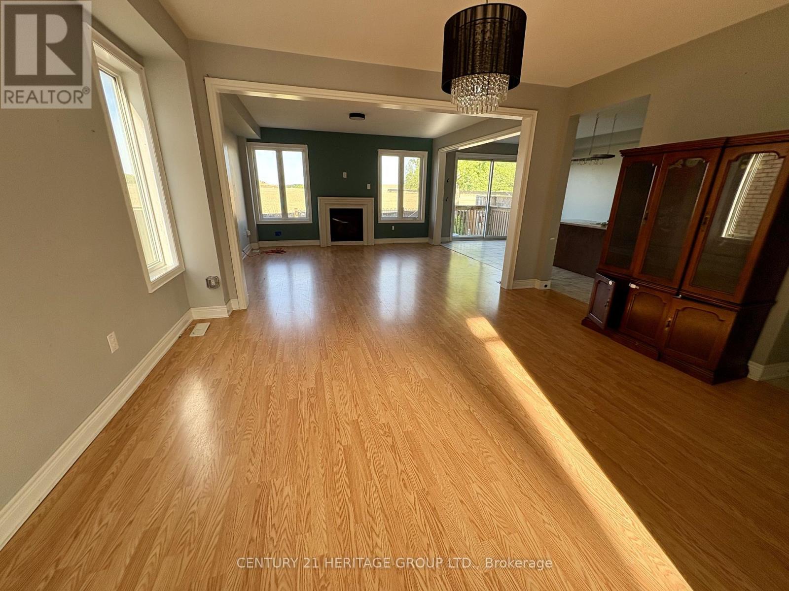 129 Robert Wilson Crescent, Georgina, Ontario  L4P 4E5 - Photo 3 - N13237530