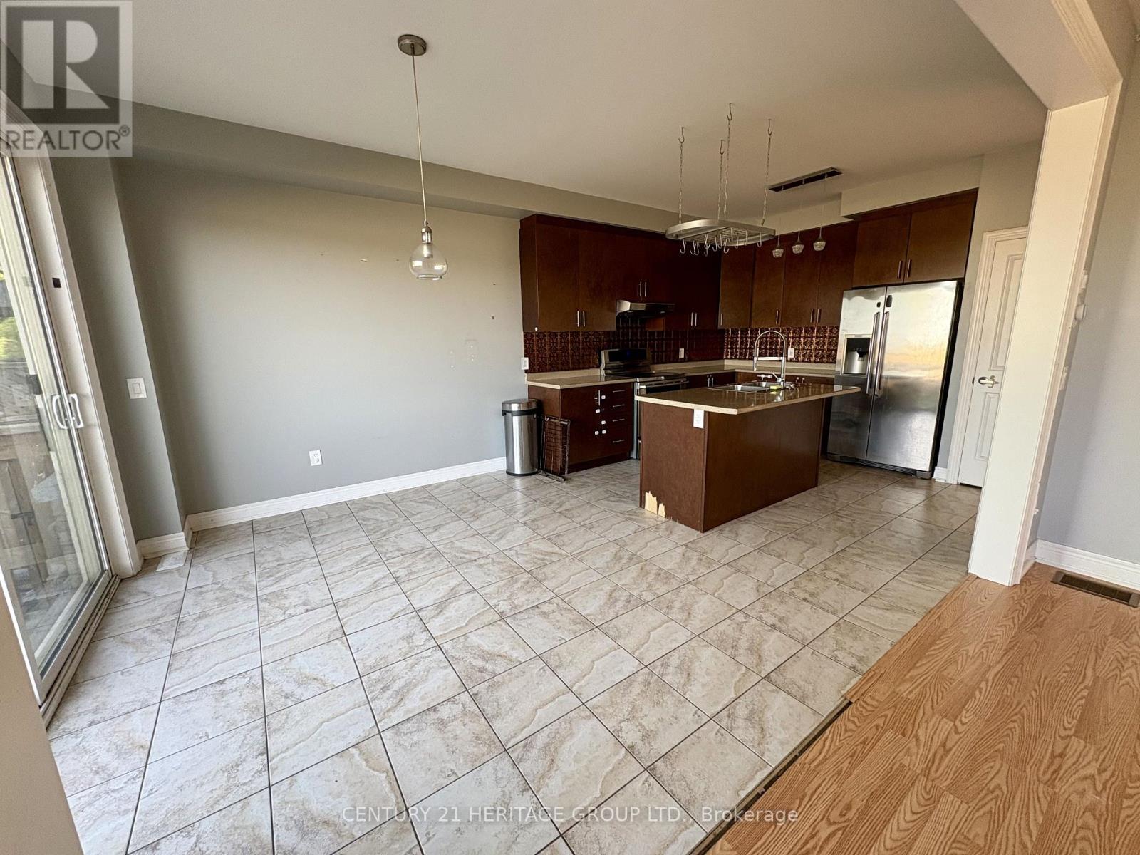 129 Robert Wilson Crescent, Georgina, Ontario  L4P 4E5 - Photo 6 - N13237530