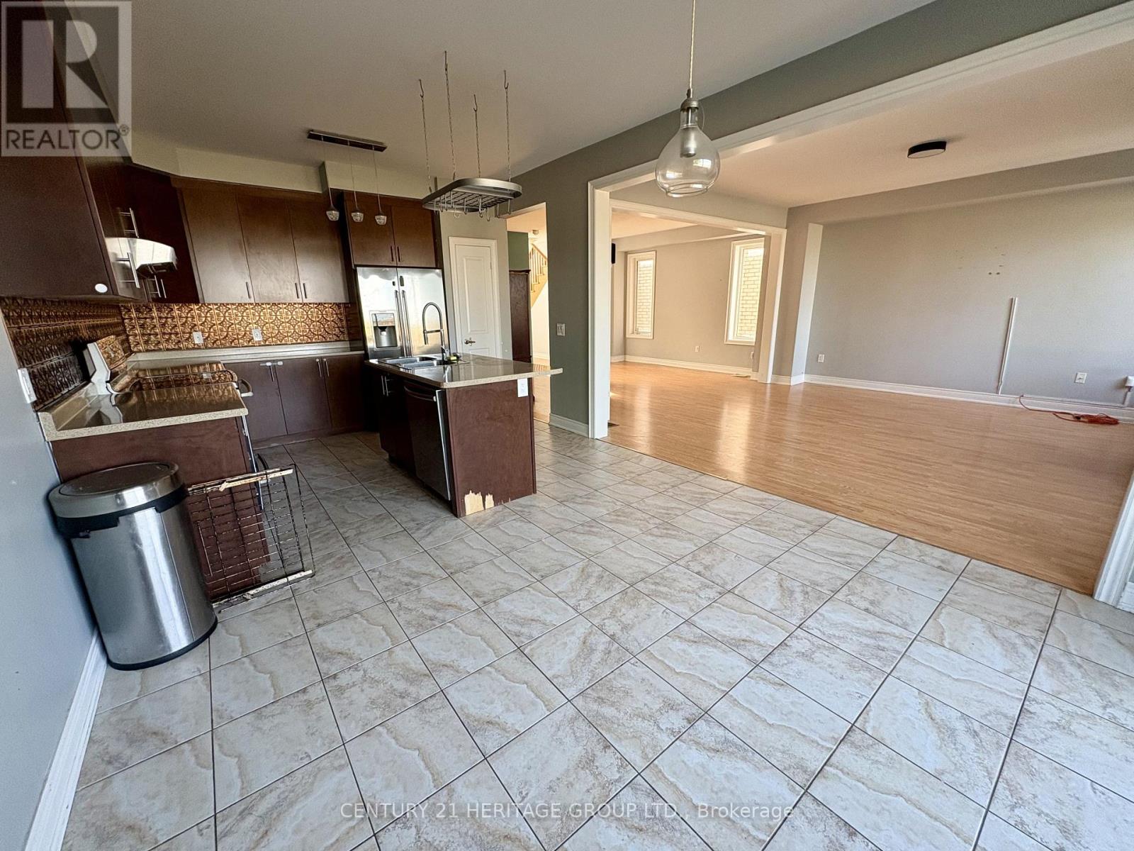 129 Robert Wilson Crescent, Georgina, Ontario  L4P 4E5 - Photo 7 - N13237530
