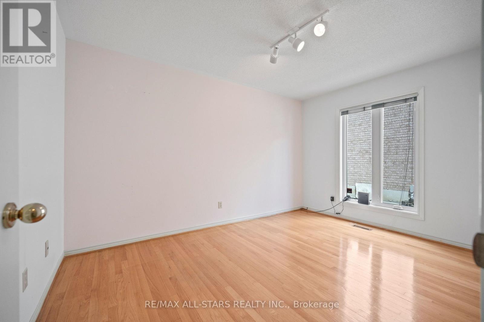18 Lismer Court, Markham, Ontario  L3R 0G2 - Photo 22 - N13237550